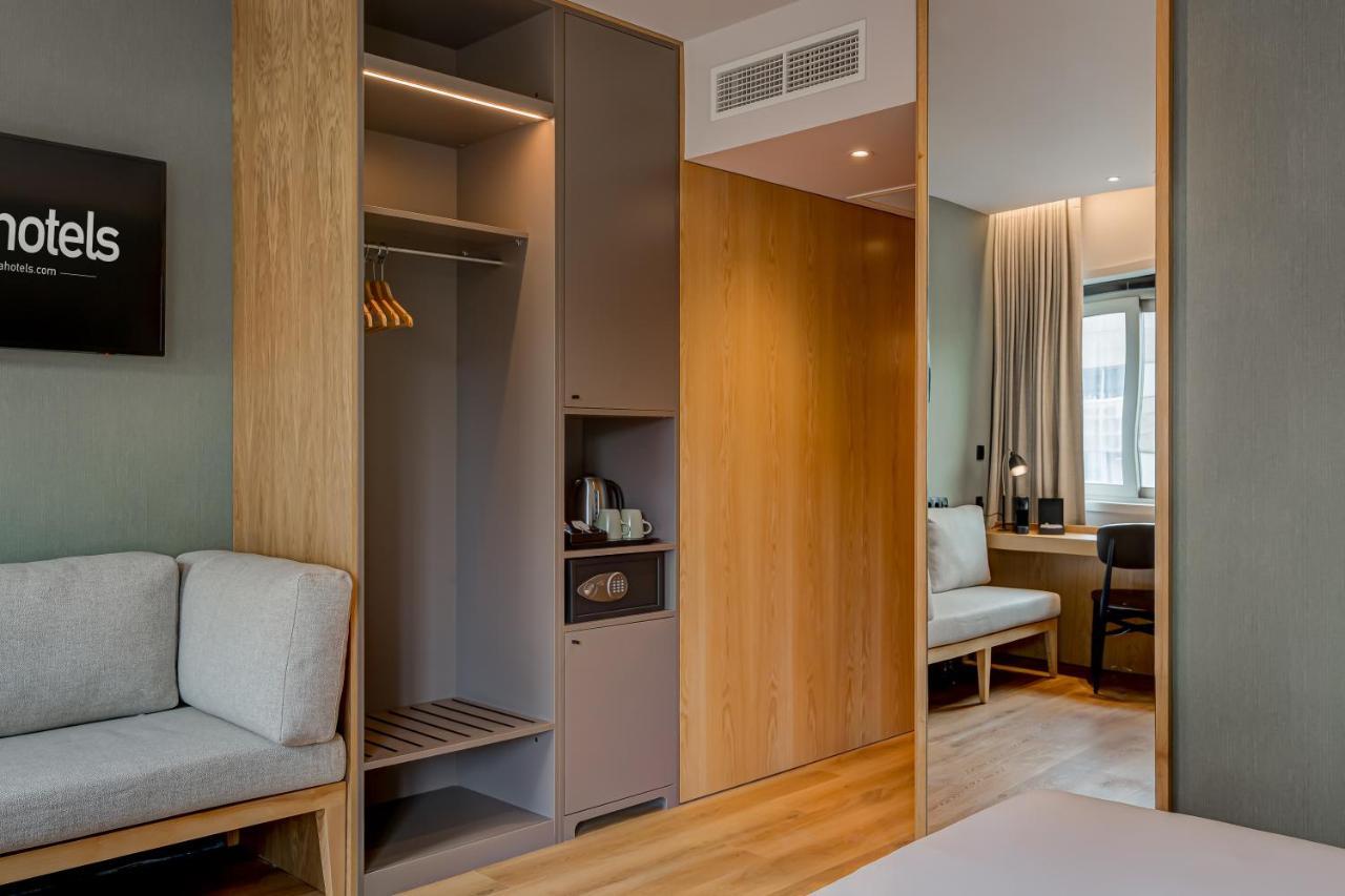 Acta The Clover Porto Luaran gambar