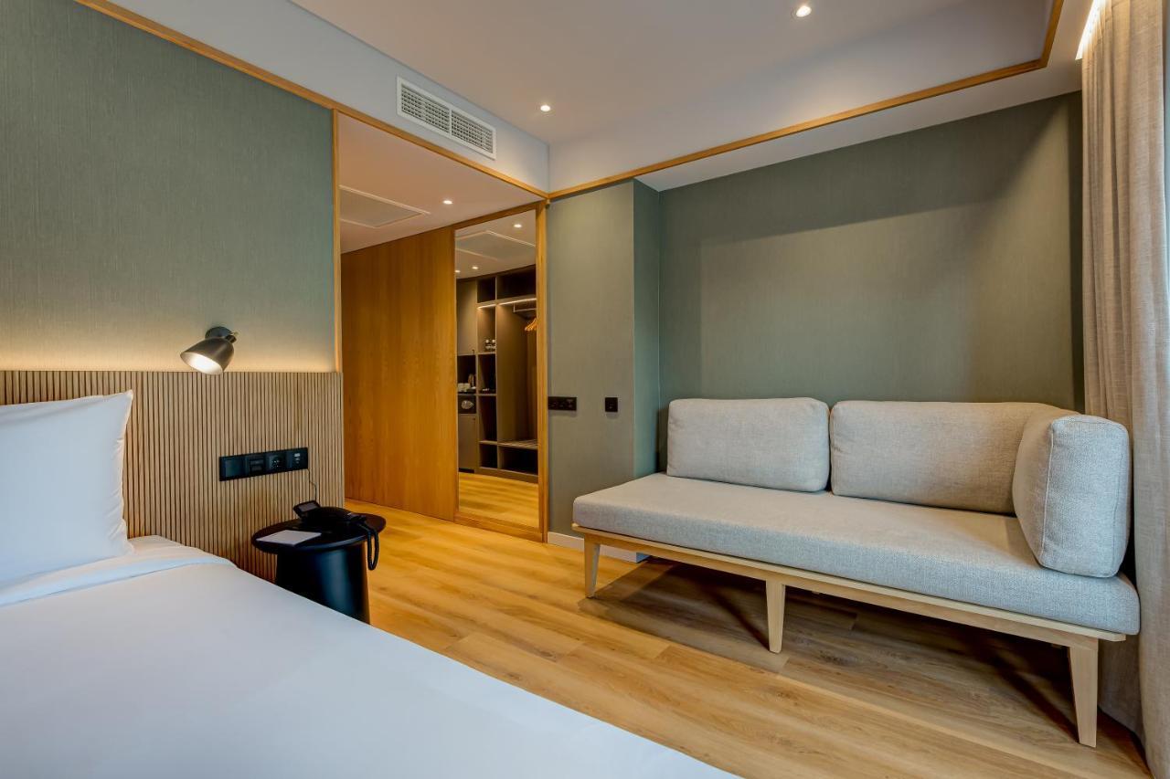 Acta The Clover Porto Luaran gambar