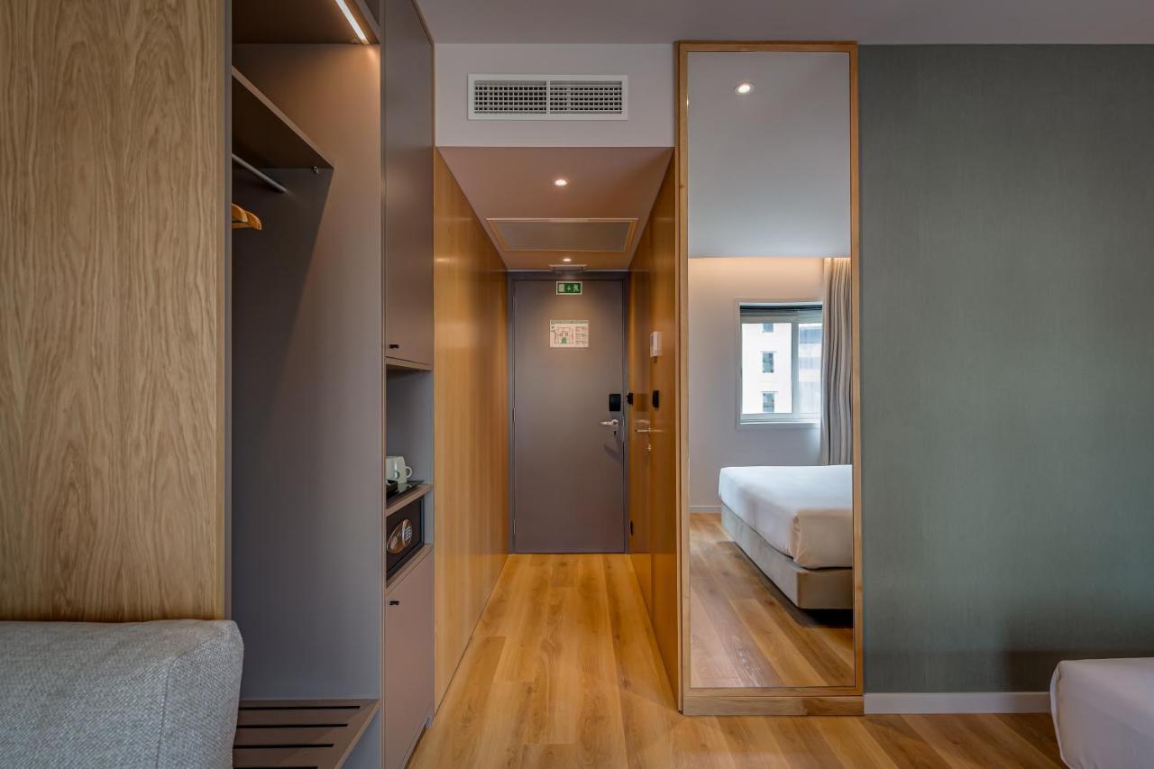Acta The Clover Porto Luaran gambar