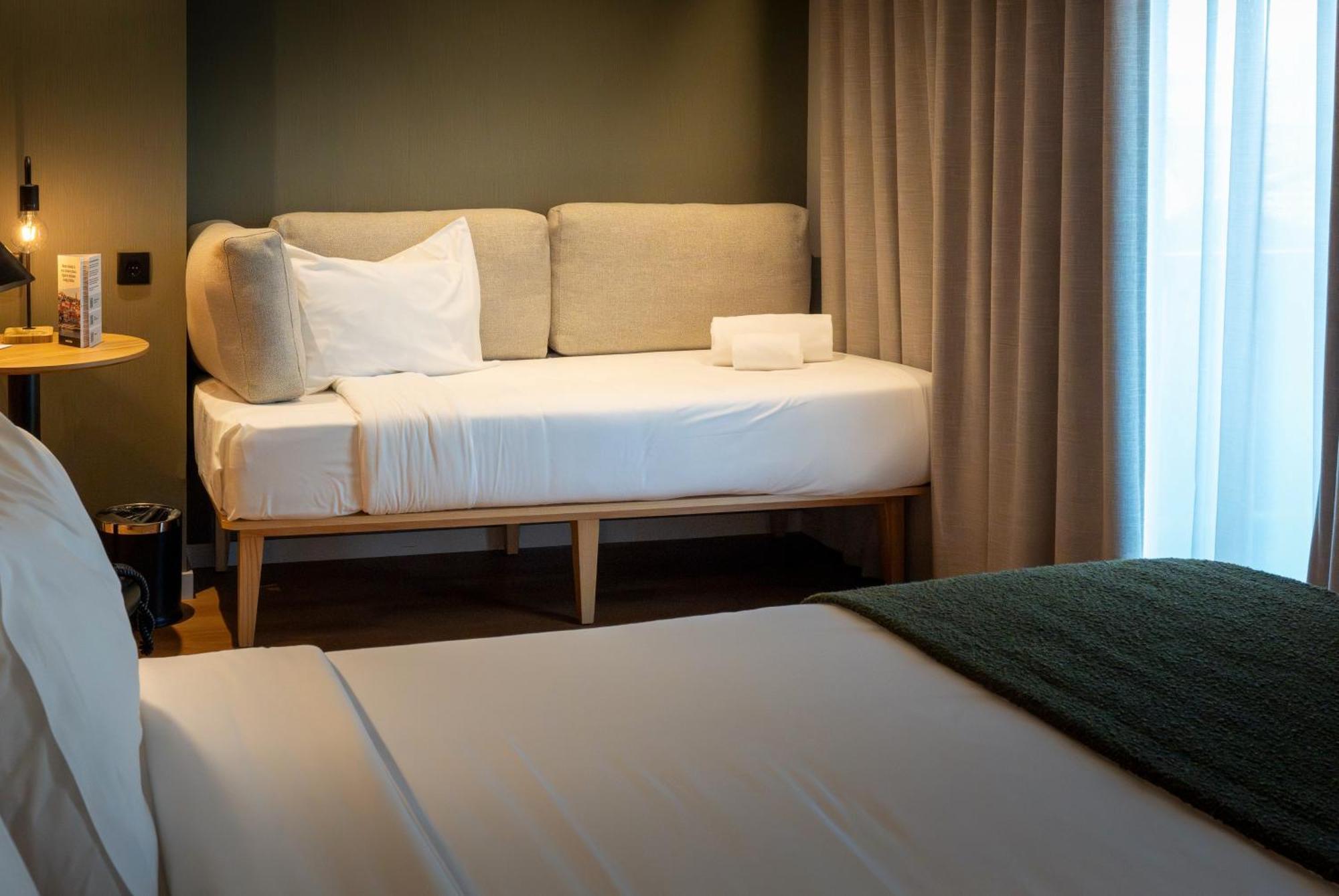 Acta The Clover Porto Luaran gambar