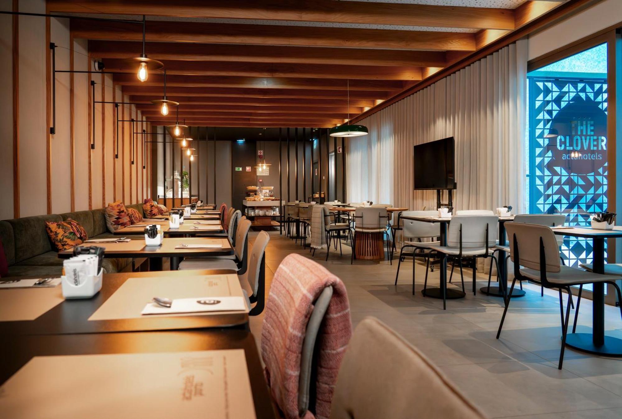 Acta The Clover Porto Luaran gambar