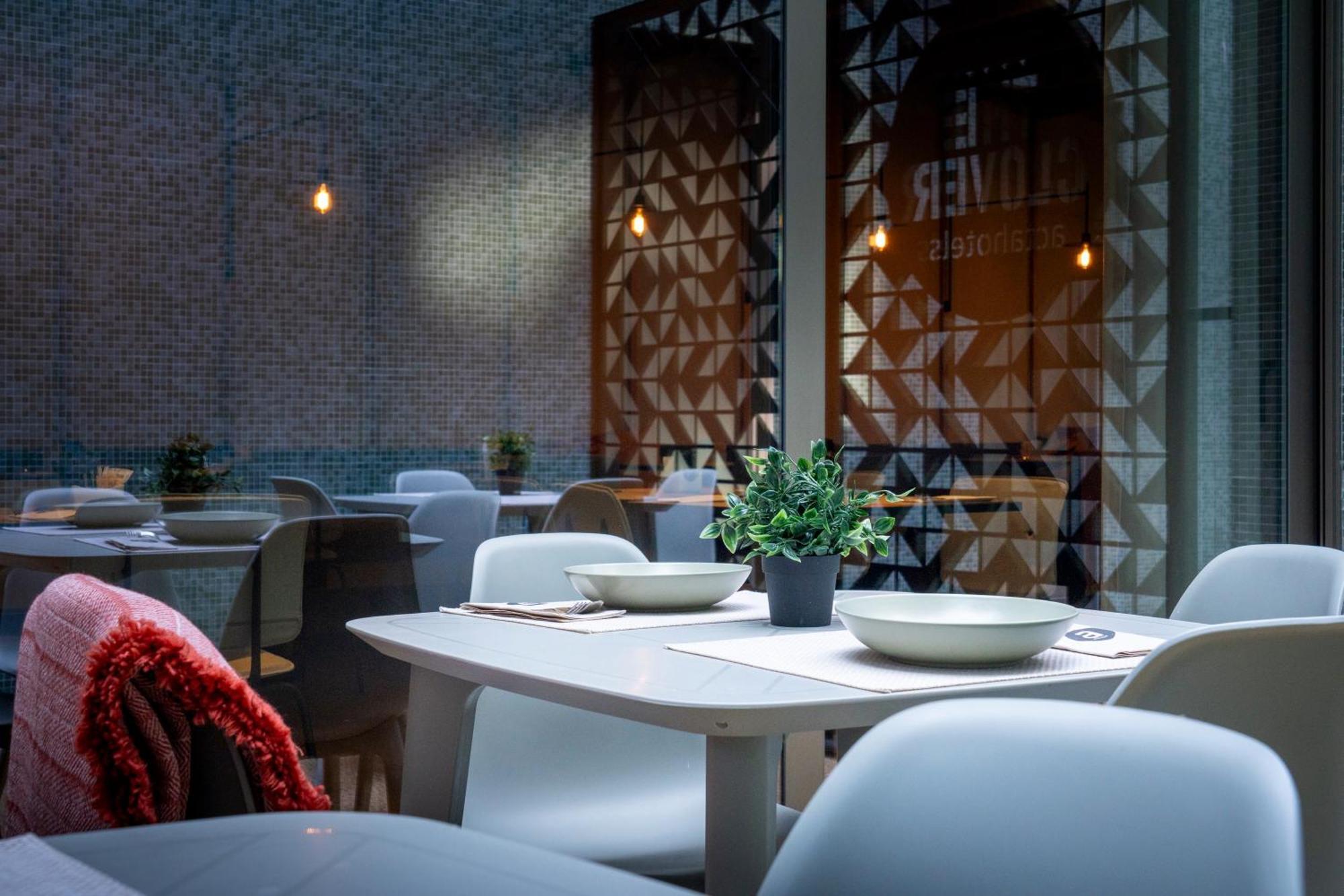 Acta The Clover Porto Luaran gambar